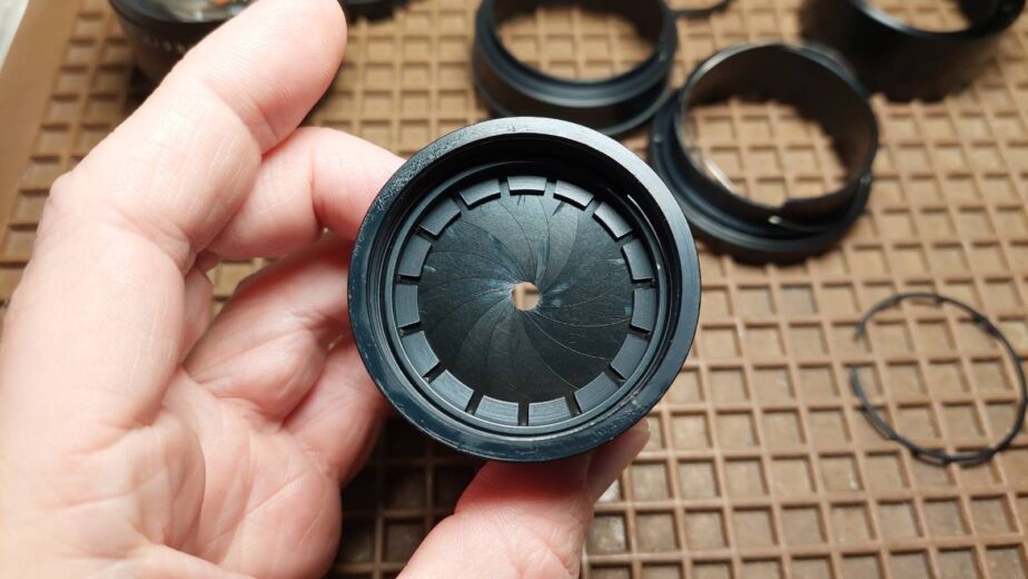 mycie zaoliwionej przysłony – tajemnica upartych plam